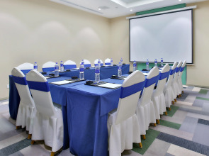 Отель Holiday Inn Express Langfang Park View