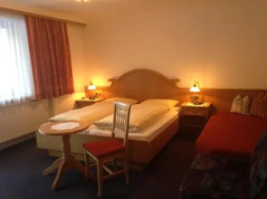Gmnder Klause Pension