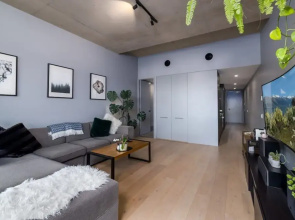 Stunning 1BR Apartment With Water Views