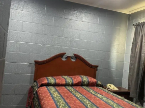 Budget Inn