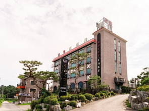 Anseong Lake Hotel