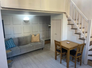 The Coach House, Clifton and Parking - Hopewell