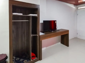 Girik Brekit Mitra RedDoorz