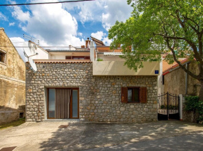 Nice Home in Sveti Juraj With Wifi and 5 Bedrooms