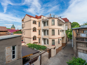 Imperial House Hotel