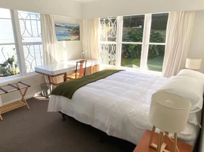 Lovely 2 Bedroom Apartment in Quiet Parnell