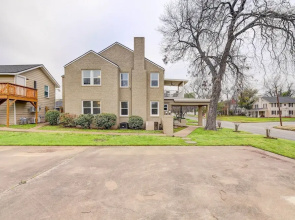2 Mi to Dtwn: Waco Home w/ Shared Yard!