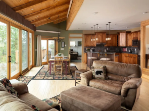 Lookout Lodge In Wondervu 4 Bedroom Home by RedAwning