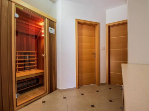 Sunny Weekend Sauna House