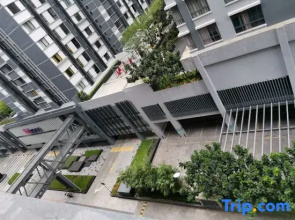 HIJAU Geniehome 2BR1studio Free 99mbps WIFI and Carpark at Utropolis Shah Alam