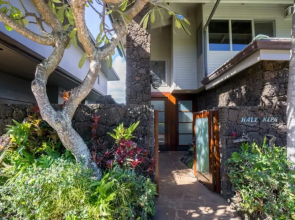 Hale Kipa Perched on the Bluffs