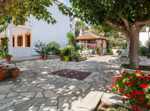 Smaragdi Rooms and Studios