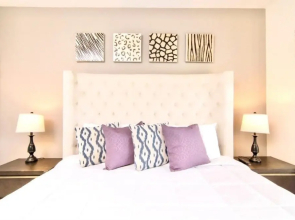 Family Townhome Near Disney! Patio W/pvt Splash Pool, Modern Decor,free Wifi, Resort W/waterpark! 4 Bedroom Townhouse by RedAwning