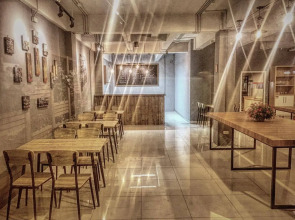 Qing lian Youth Hostel&Cafe