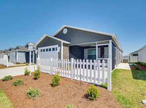 Home in The Villages Near Town Centers!