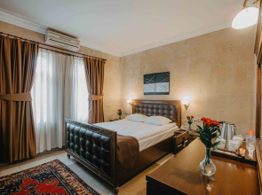 Royal Stone Houses - Goreme