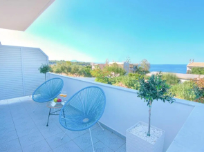 Sea Horizon Apartments