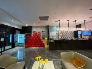 Hengtai Hotel (Zhengzhou Zijingshan Street Subway Station)
