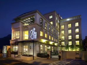 Caffir garden hotel