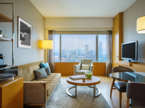 Renaissance Hong Kong Harbour View Hotel