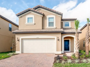 Cool and Modern 6 Bed 4 Ba Villa Game Room Pool 5445