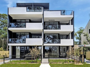 Luxury High End Unit Private Courtyard on Ground Level