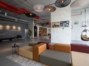 Modern 1 BR in Town Square Park Bnbmehomes