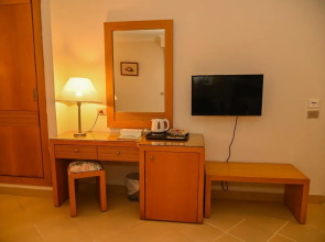 Eagles Downtown Zahabia & Beach Resort