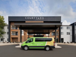 Courtyard Grand Rapids Airport