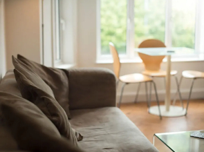 Spacious Apartment Close to City Centre & Stadiums