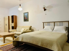 Little Cute Central House