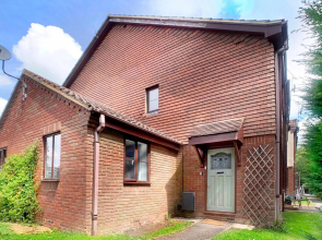 NEW - Wokingham - Immaculate 2bed house