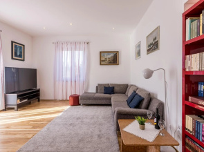 Ferula, 3 bedroom apartment near beach Bačvice