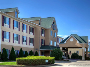 Garner Hotel Paducah West by IHG
