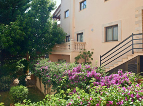 Lemar Apartments