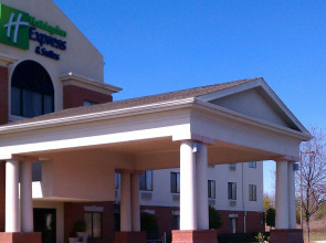 Holiday Inn Express Hotel & Suites Reidsville