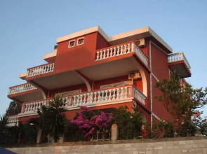 Alvanita Apartments