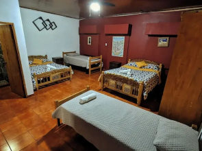 1961 Los Naranjos Hostal