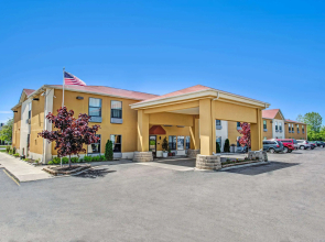 Days Inn by Wyndham Great Lakes Naval Base