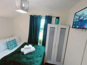 Garfield Villa-beautiful 4-bed House in Gillingham
