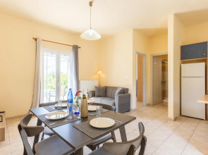 Villa Russa Dionisis Large Private Pool Walk to Beach Sea Views Wifi Car Not Required - 2017