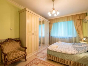 Luxury Baroque Interior in Perfect 1-bedroom Flat