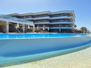 Kololi Sands