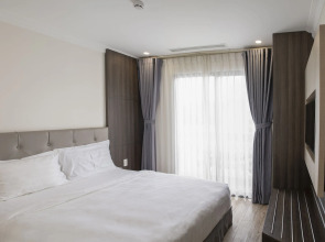 Seven Seas Hotel and Apartment