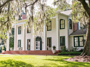Ball House and Cottages