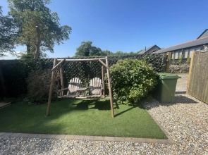 Stunning 4 Bed Pet Friendly Cottage With Hot Tub