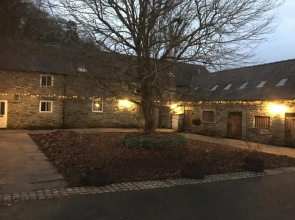 Bryn Melyn Farm Cottages- 5 Luxury Cottages In A Stunning Setting with Wood Fired Hot Tub