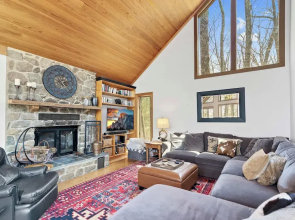 2 Mi to Slopes! Wintergreen Resort Ski Getaway