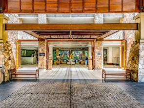 Luxury Apartment at Sea Temple Palm Cove 2 Bed 2 Bath