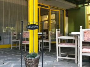 Sunny Varshava Hotel